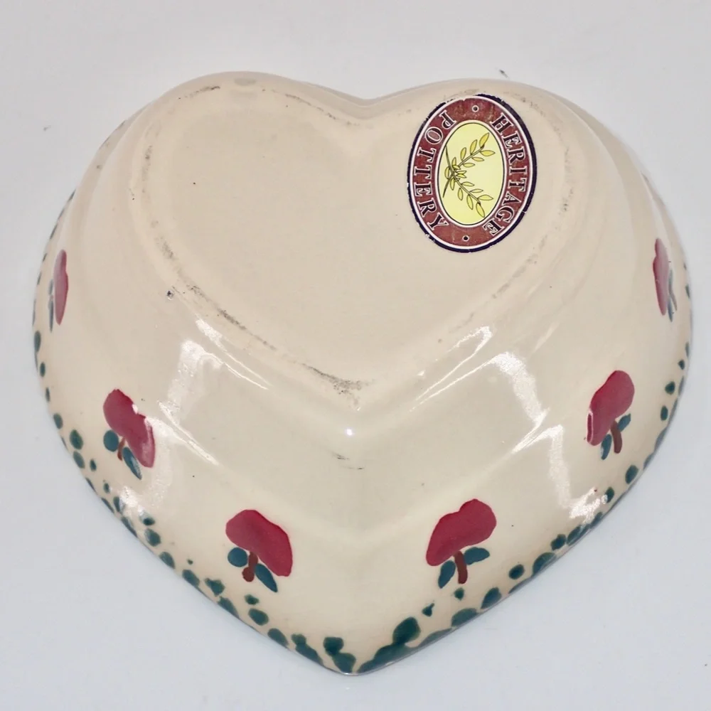 Heritage Pottery Heart Shape Serving ~ Sponge Bowl 6” Long 3